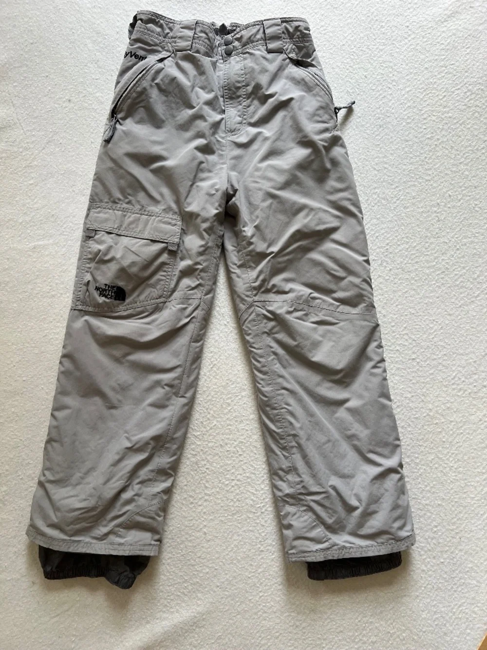 The North Face Mens HyVent Insulated Waterproof Gray L Snowpants Ski